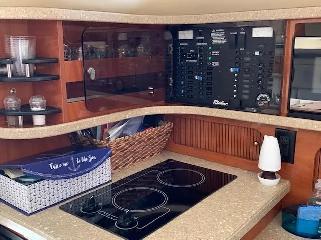 2006 Rinker 342 Express Cruiser