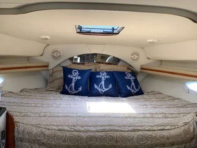 2006 Rinker 342 Express Cruiser