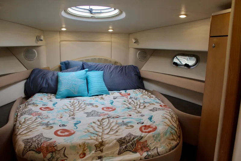 1998 Bayliner Avanti 3685 Sunbridge Express