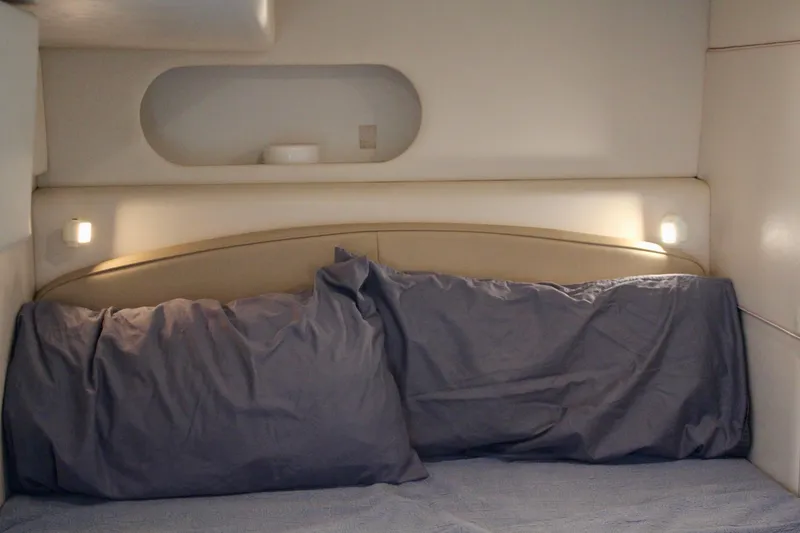 1998 Bayliner Avanti 3685 Sunbridge Express