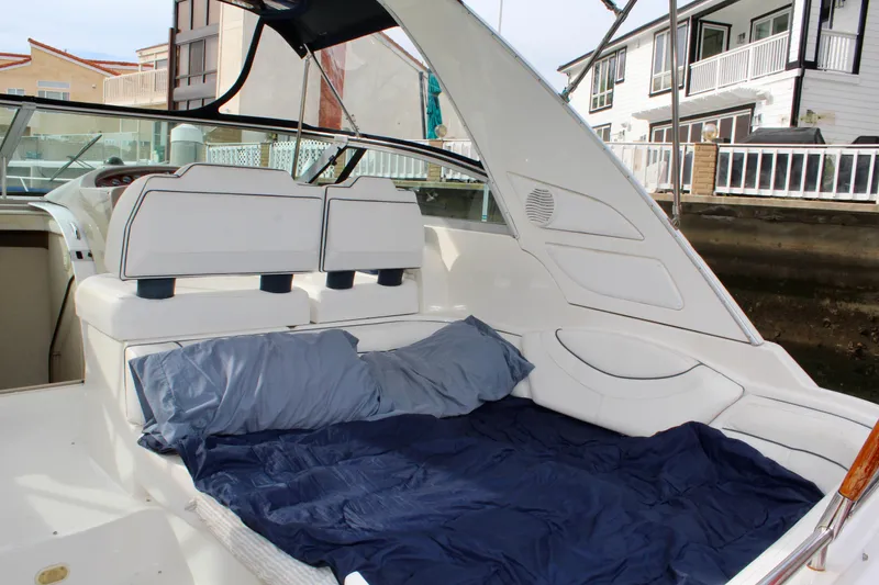 1998 Bayliner Avanti 3685 Sunbridge Express