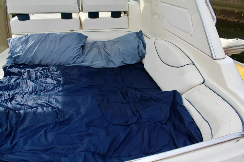 1998 Bayliner Avanti 3685 Sunbridge Express