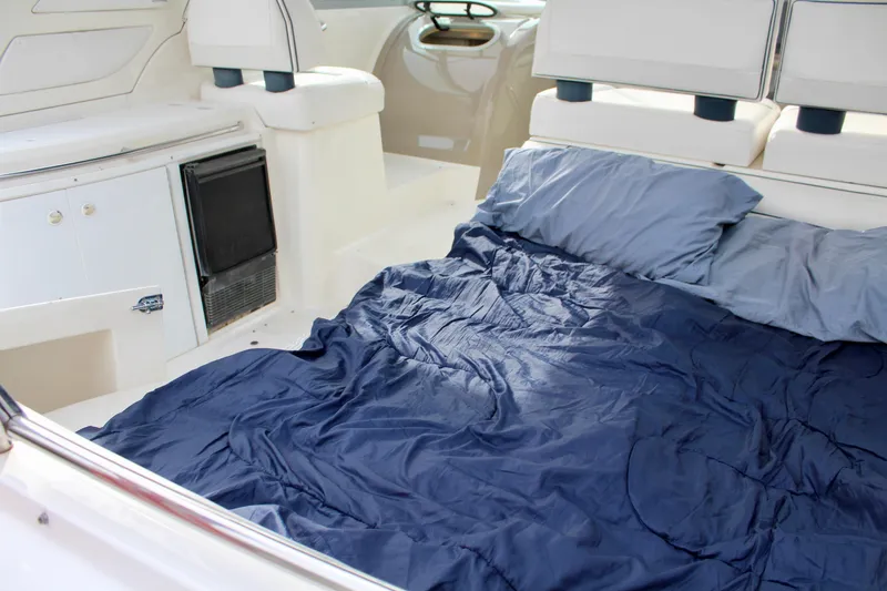 1998 Bayliner Avanti 3685 Sunbridge Express