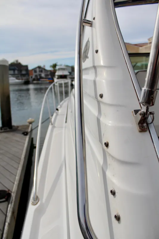 1998 Bayliner Avanti 3685 Sunbridge Express