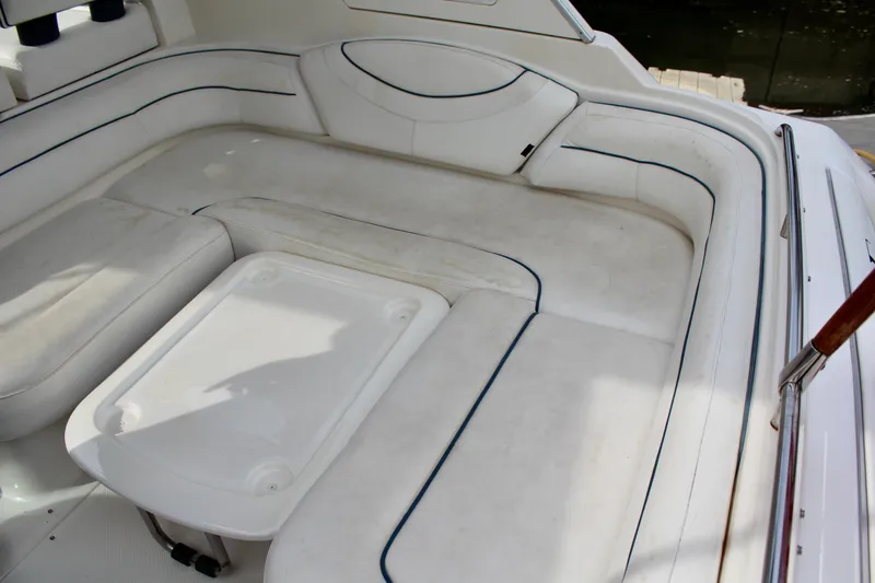 1998 Bayliner Avanti 3685 Sunbridge Express