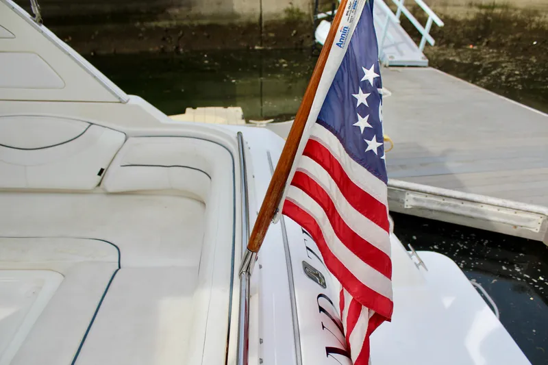 1998 Bayliner Avanti 3685 Sunbridge Express