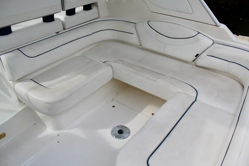 1998 Bayliner Avanti 3685 Sunbridge Express