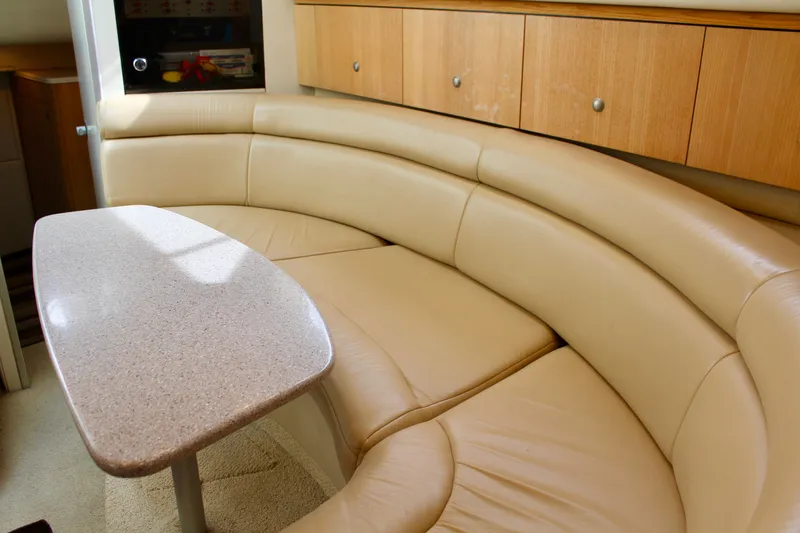 1998 Bayliner Avanti 3685 Sunbridge Express