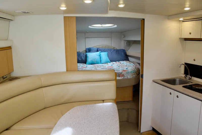 1998 Bayliner Avanti 3685 Sunbridge Express