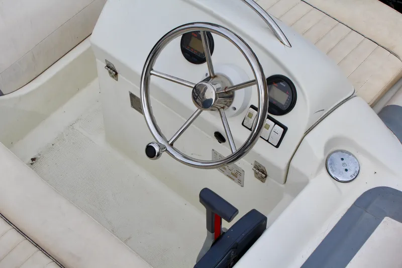 1998 Bayliner Avanti 3685 Sunbridge Express