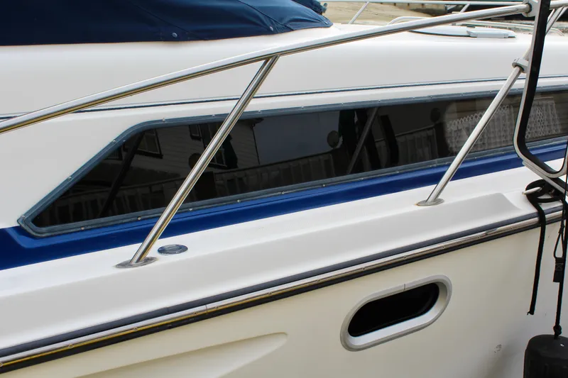 1998 Bayliner Avanti 3685 Sunbridge Express