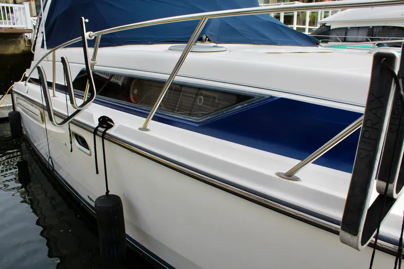 1998 Bayliner Avanti 3685 Sunbridge Express