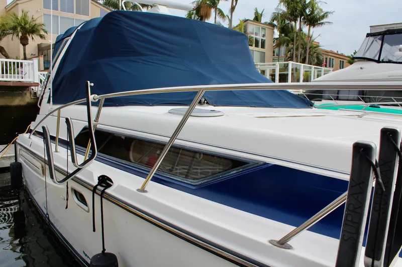 1998 Bayliner Avanti 3685 Sunbridge Express
