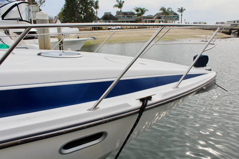 1998 Bayliner Avanti 3685 Sunbridge Express