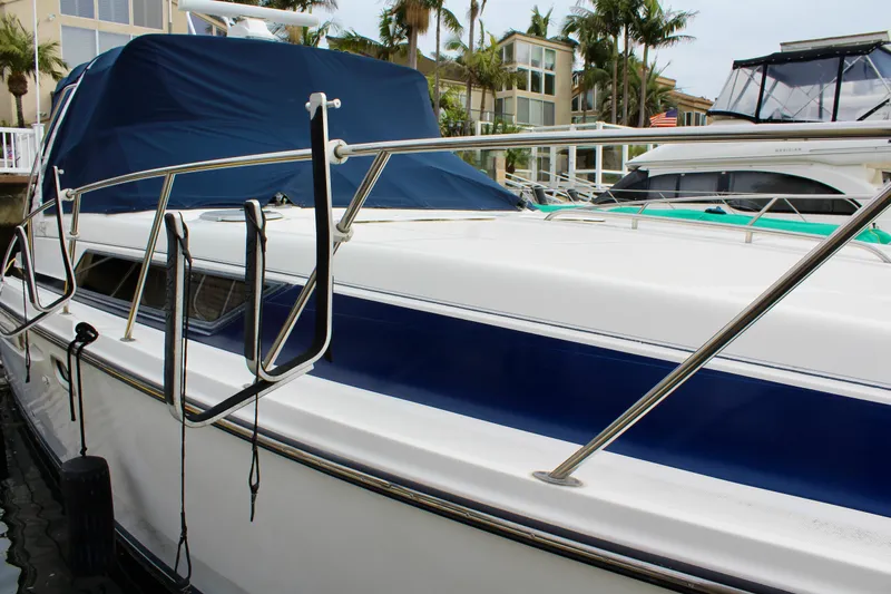 1998 Bayliner Avanti 3685 Sunbridge Express