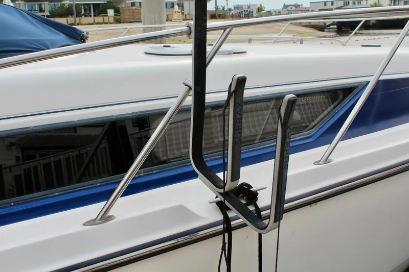 1998 Bayliner Avanti 3685 Sunbridge Express