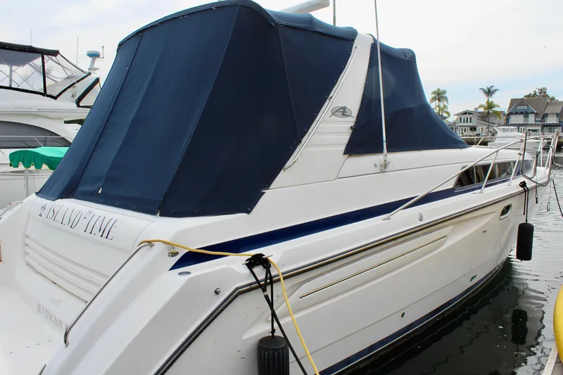 1998 Bayliner Avanti 3685 Sunbridge Express