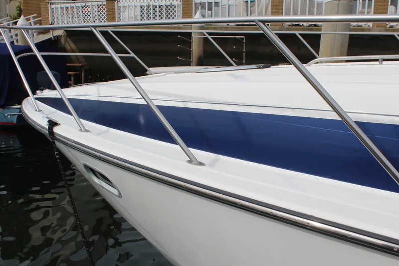 1998 Bayliner Avanti 3685 Sunbridge Express