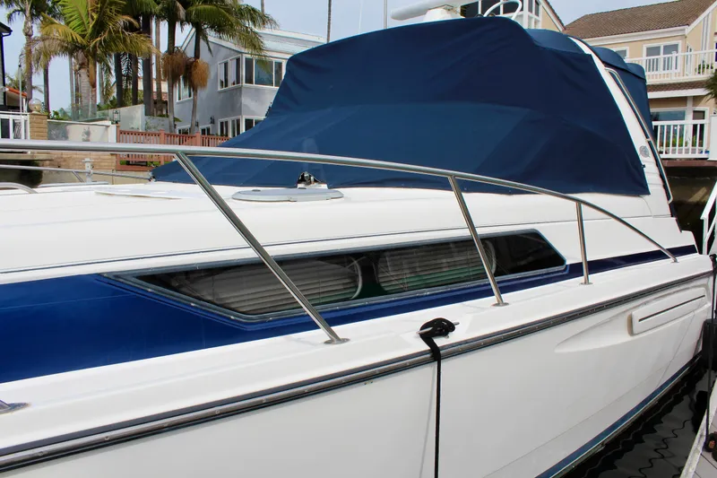 1998 Bayliner Avanti 3685 Sunbridge Express