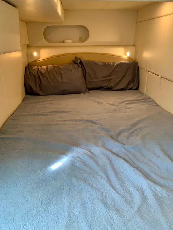 1998 Bayliner Avanti 3685 Sunbridge Express