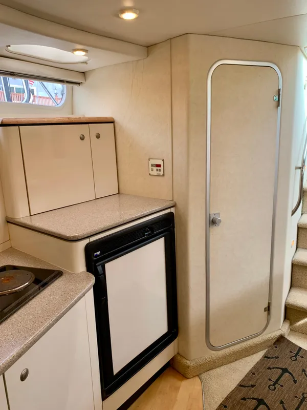 1998 Bayliner Avanti 3685 Sunbridge Express