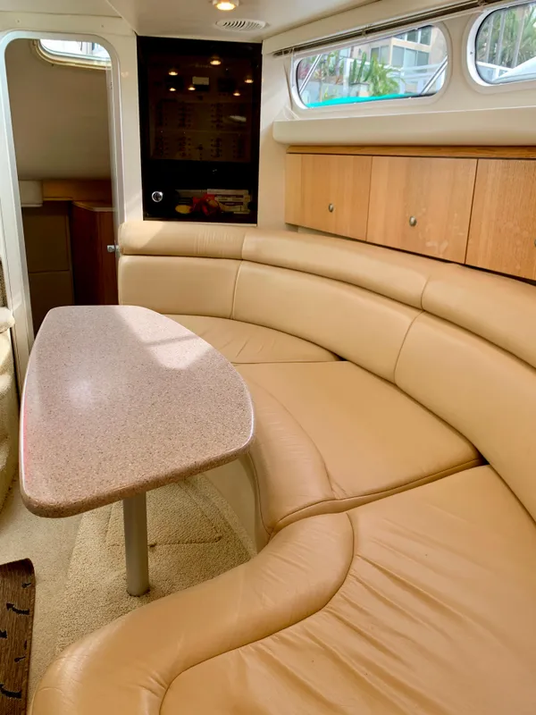 1998 Bayliner Avanti 3685 Sunbridge Express