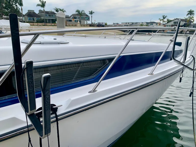 1998 Bayliner Avanti 3685 Sunbridge Express