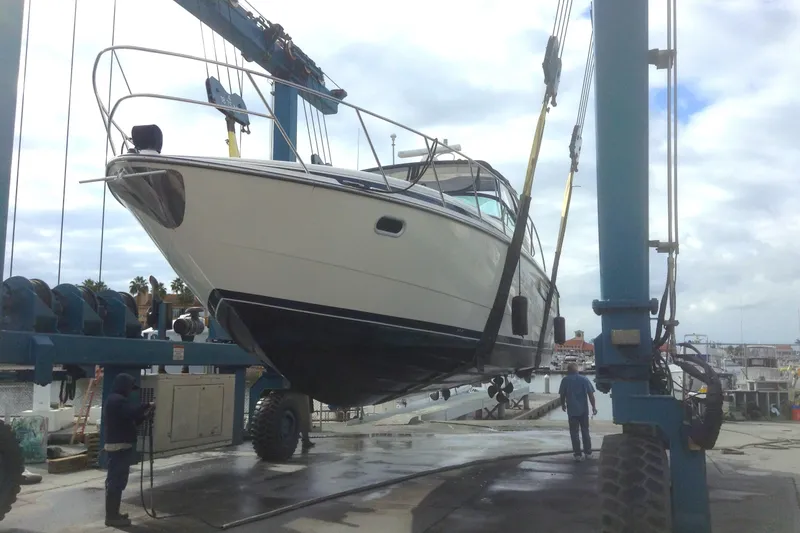 1998 Bayliner Avanti 3685 Sunbridge Express