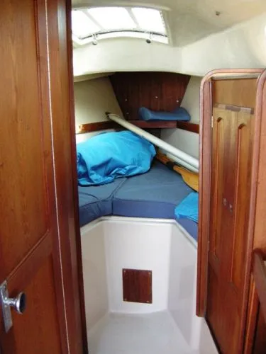 v berth