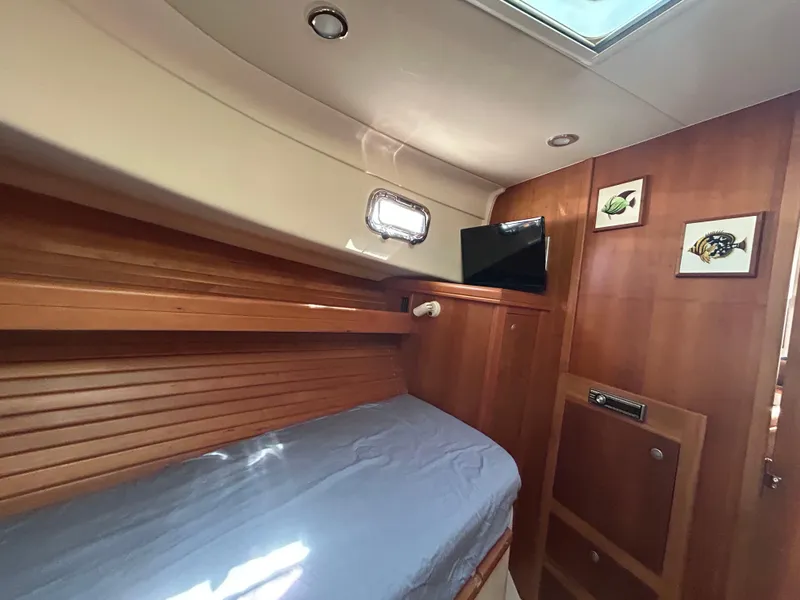 Fwd Cabin 1