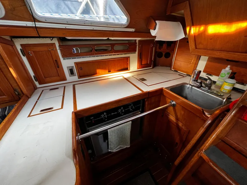 1984 Ericson 35.3