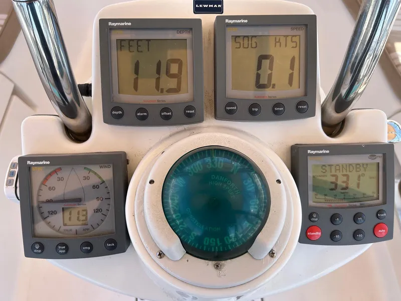 Raymarine Package w Autopilot