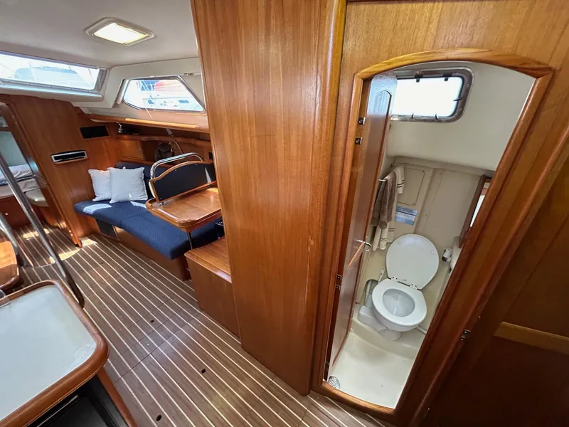 Salon Starboard