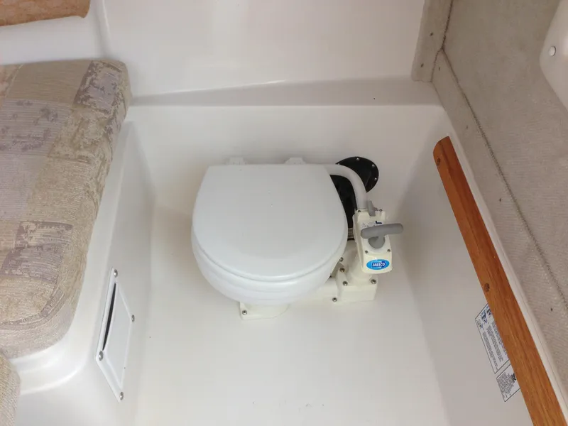 2007 Seaswirl Striper 2601 Walkaround I/O