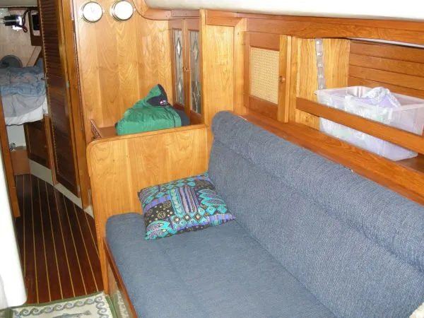 Stbd Settee