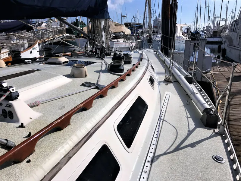 1983 Islander Peterson