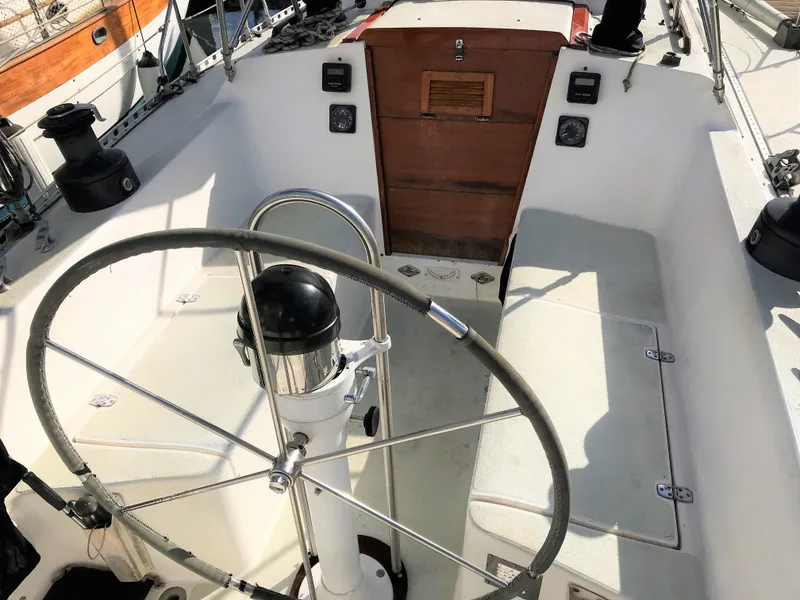 1983 Islander Peterson