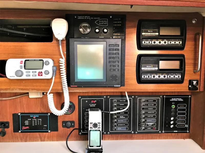 1983 Islander Peterson