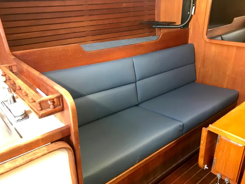 1983 Islander Peterson