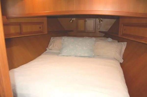 2001 Offshore Yachts Pilothouse