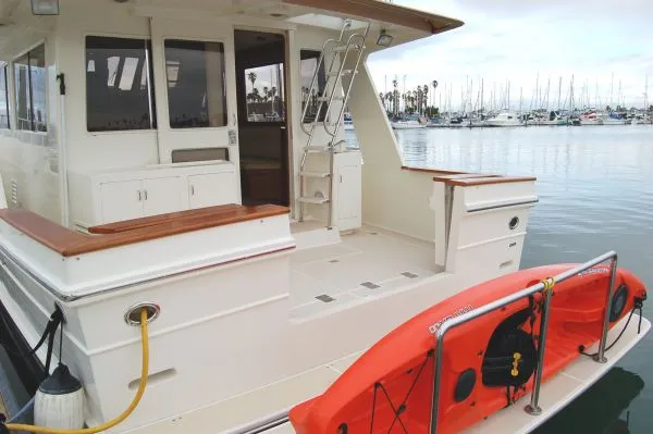 2001 Offshore Yachts Pilothouse