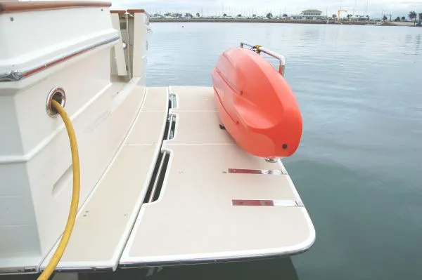 2001 Offshore Yachts Pilothouse
