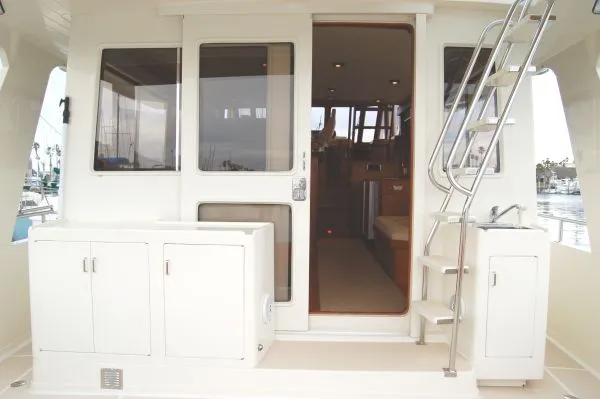 2001 Offshore Yachts Pilothouse