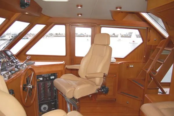Pilothouse, with Steps to Fybridge