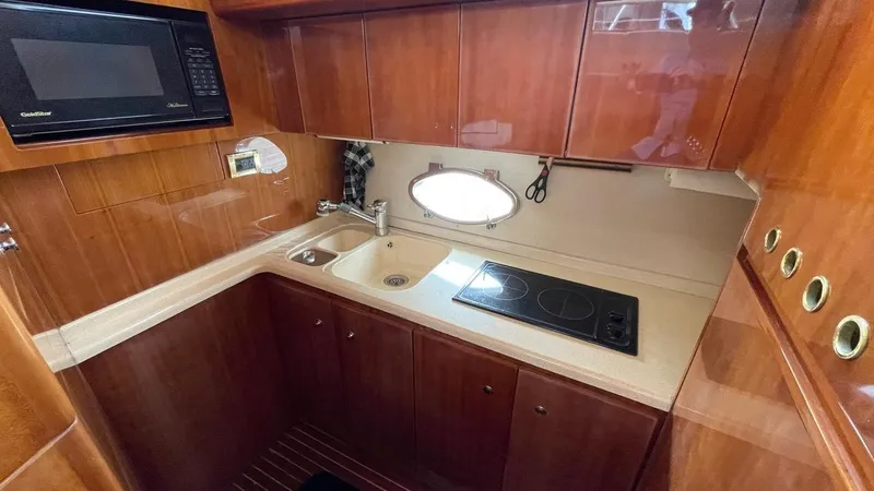 1996 Azimut 54 Flybridge Yacht