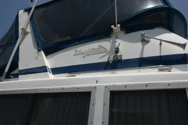 1980 Uniflite Flybridge