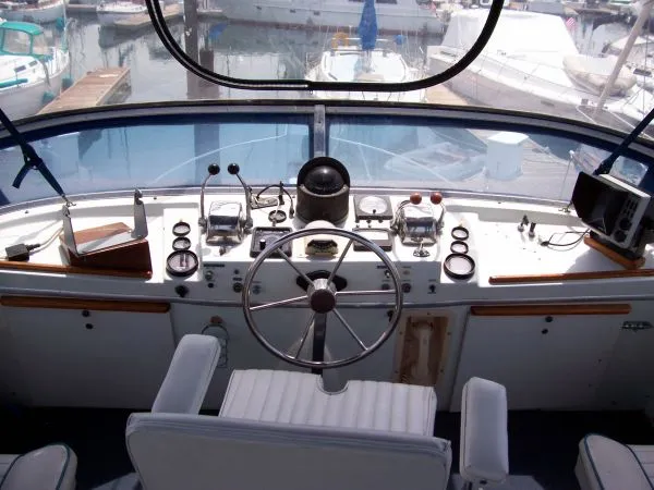 1980 Uniflite Flybridge