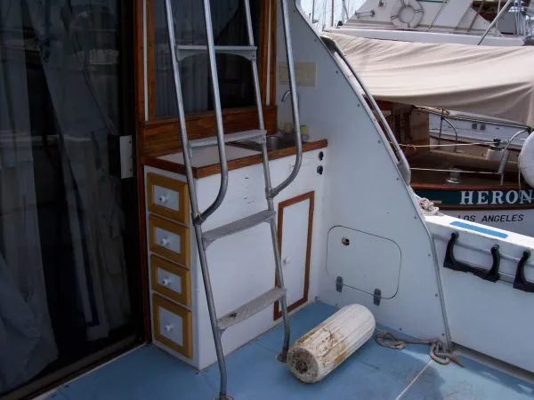 1980 Uniflite Flybridge