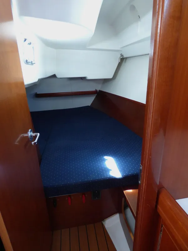 2004 Beneteau 373