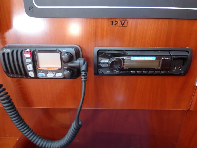 2004 Beneteau 373